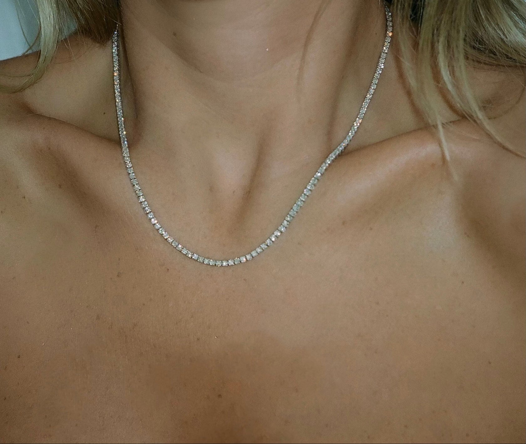 Classic Diamond Tennis Necklace. Tennis Necklace with round brilliant cut diamonds